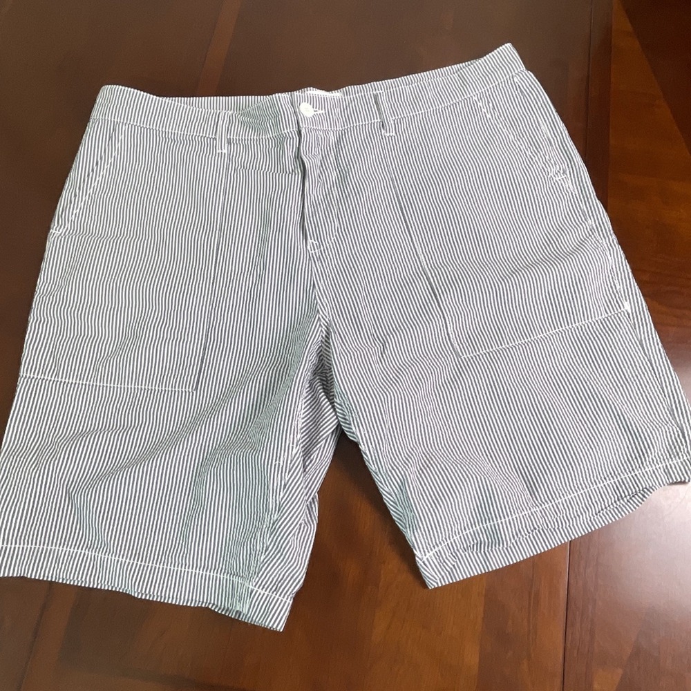 Five Four Men's Gray Striped Golf Shorts Size 38